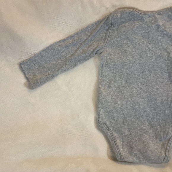 Carter’s onesie - Picture 8 of 8